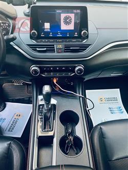 نيسان ألتيما